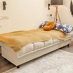 Large One Bedroom Apartments Southsea Sleeps 3 - Free Parking