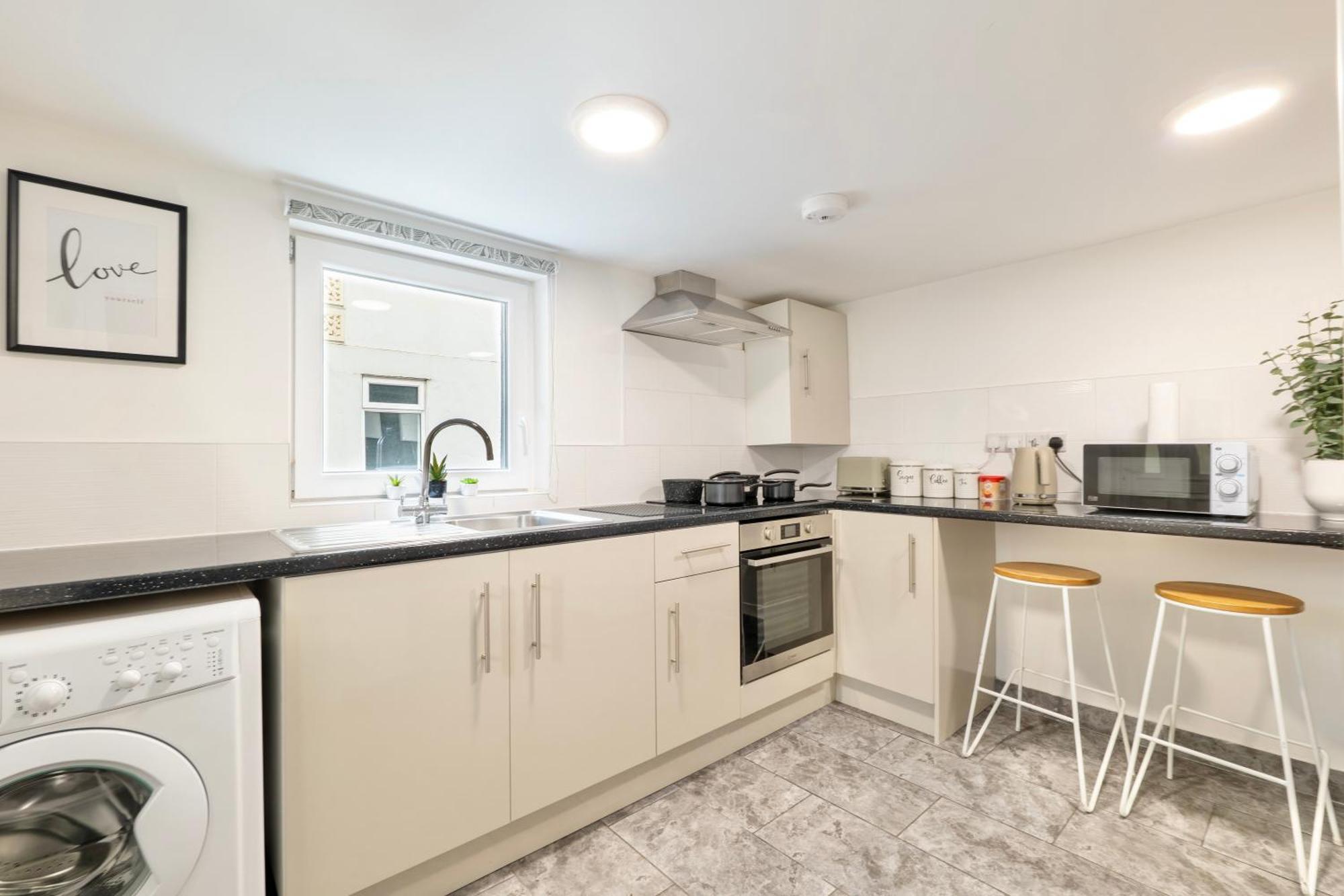 Large One Bedroom Southsea Sleeps 3 - Free Parking Appartement *